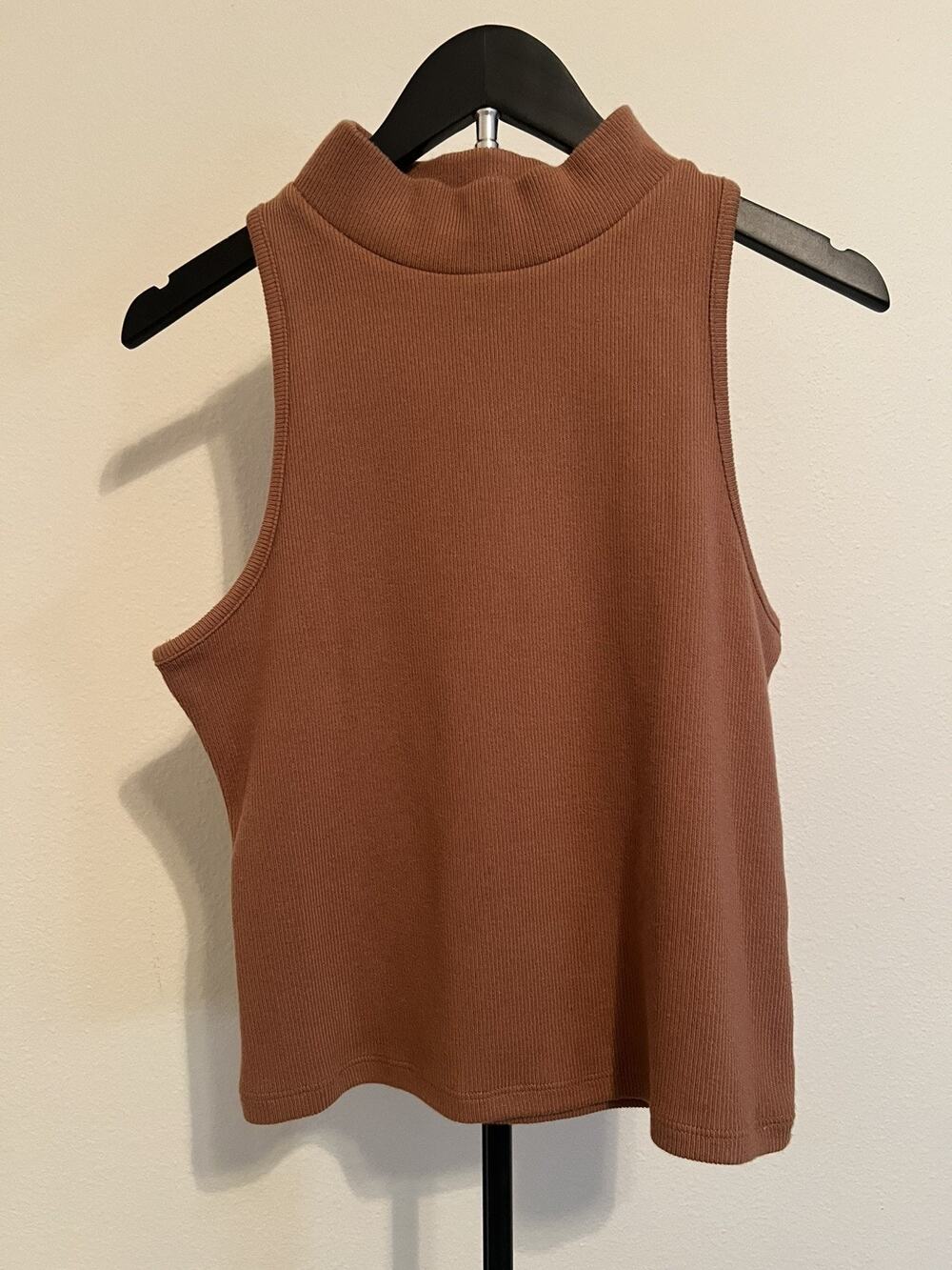 A New Day Ribbed Crop Top Women’s Medium Brown Sleeveless Mock Neck
